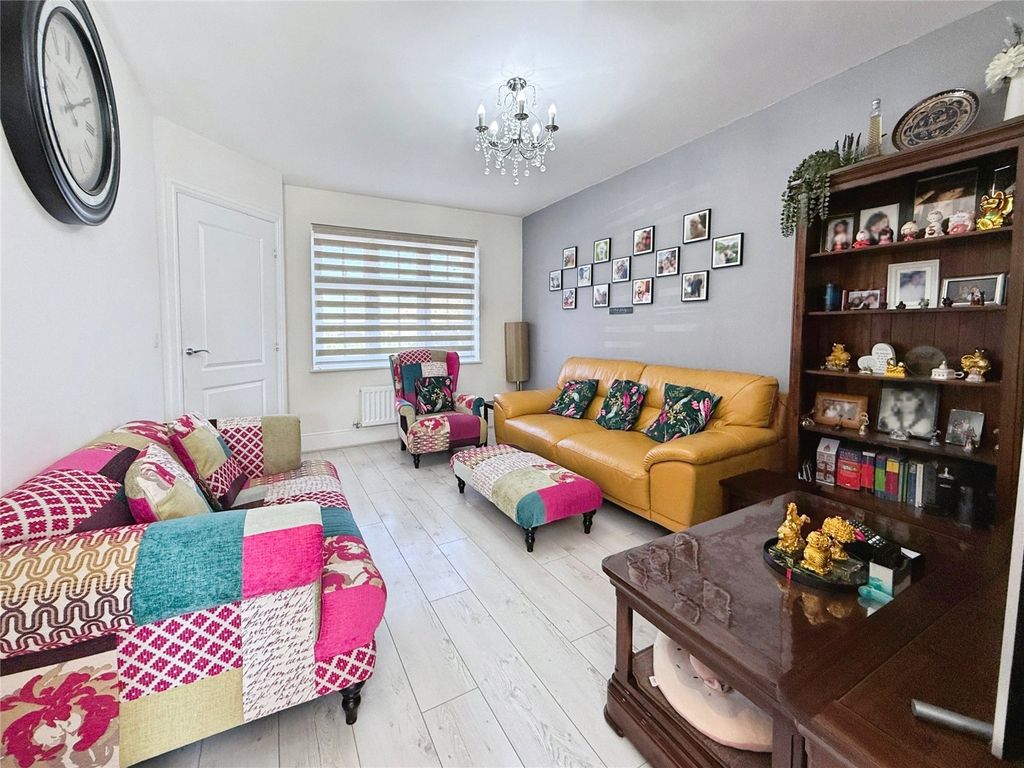 Property photo 3 of 14 Picture 3