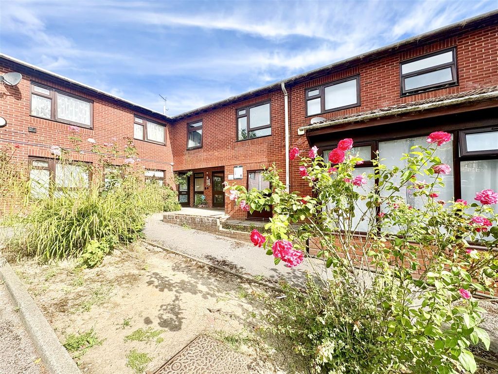 Property photo 1 of 14
