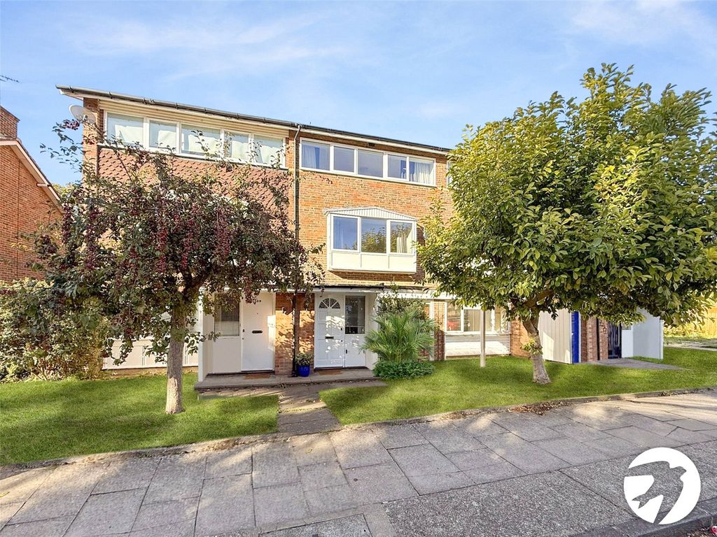 Property photo 1 of 17 External