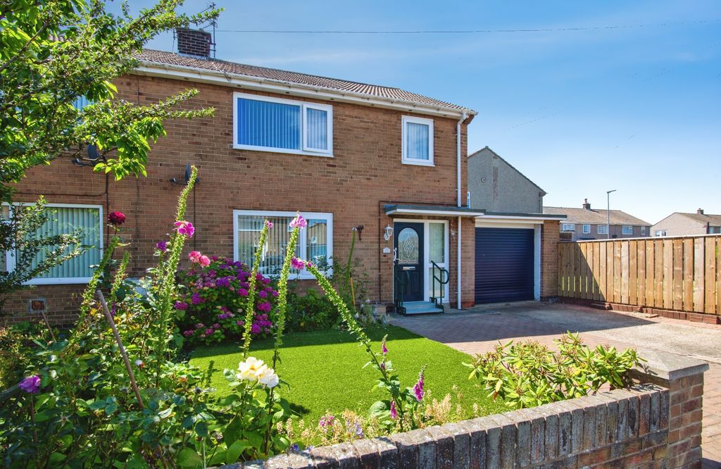 Property photo 1 of 32