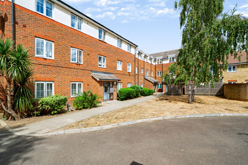 Property photo 1 of 18