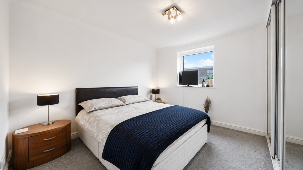 Property photo 2 of 12 Main Bedroom