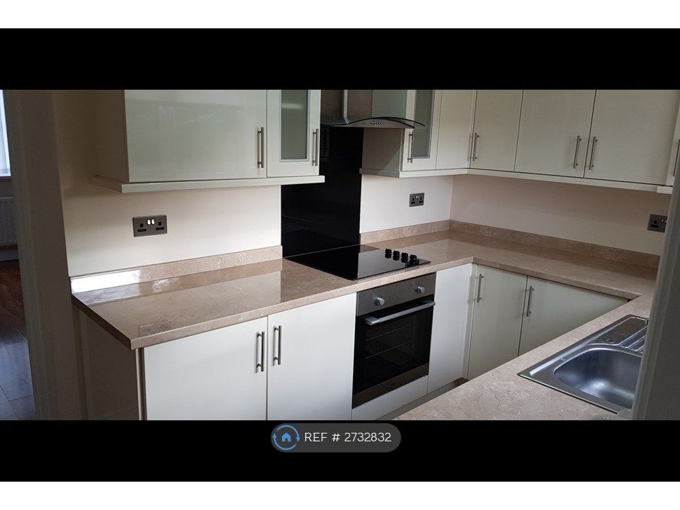 Property photo 2 of 12 Kitchen