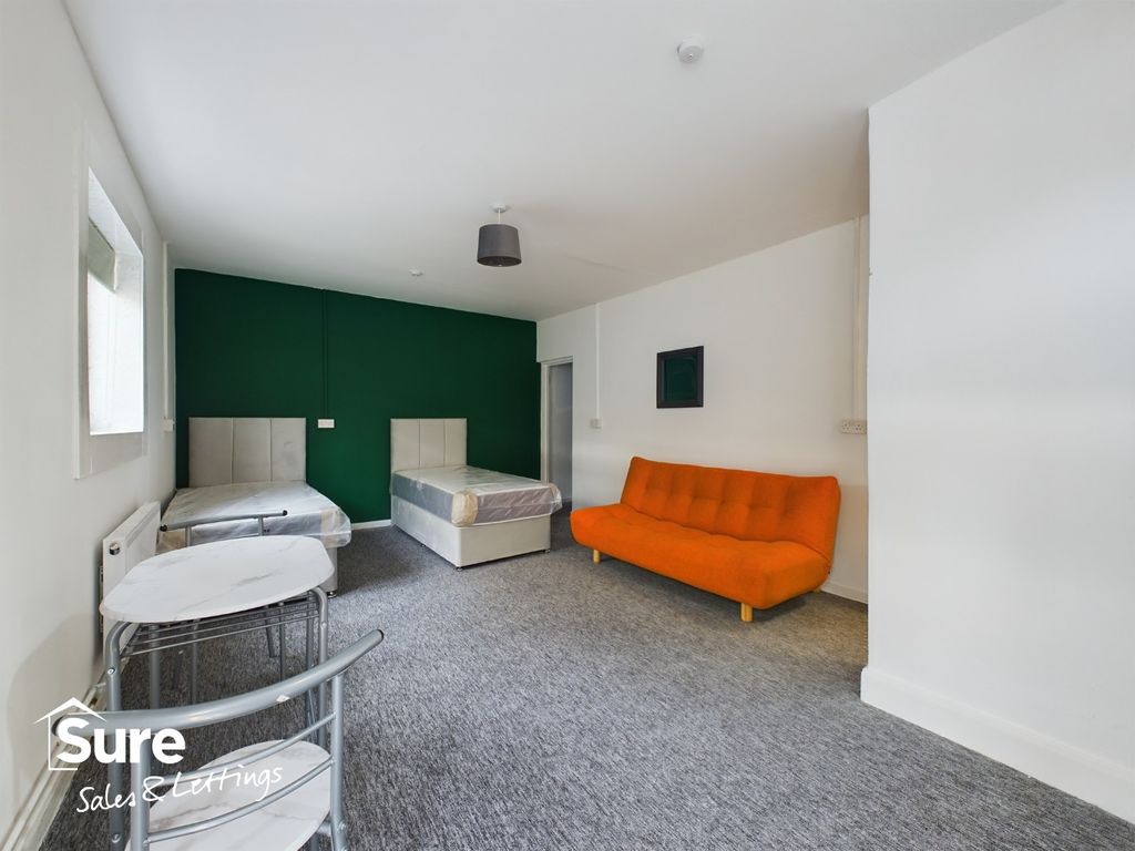 Property photo 2 of 12 2989013