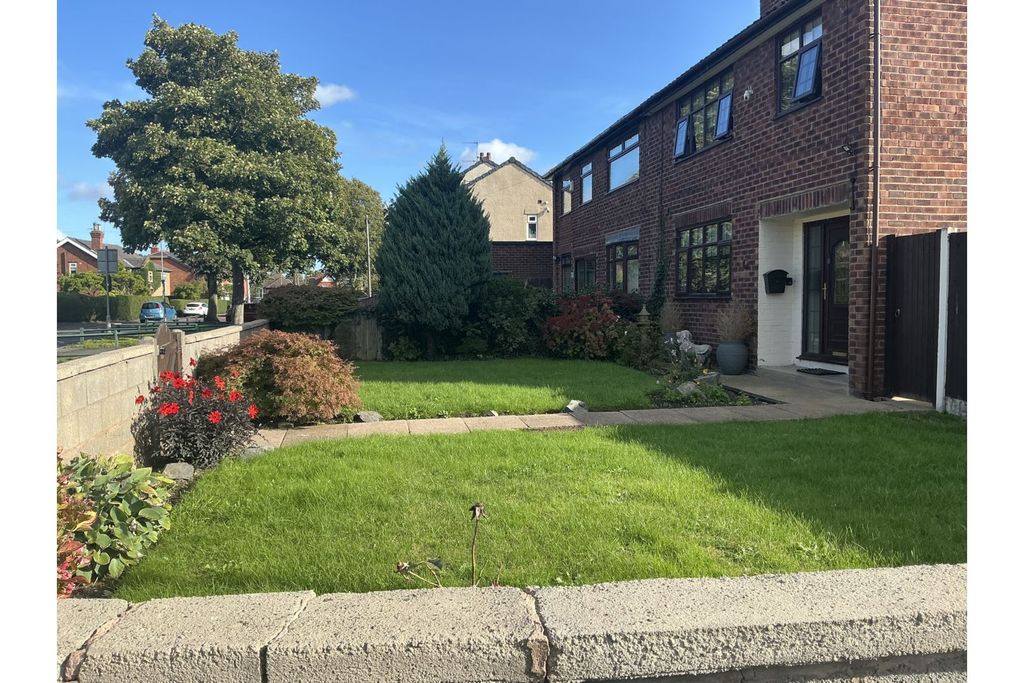 Property photo 2 of 4 Front Garden