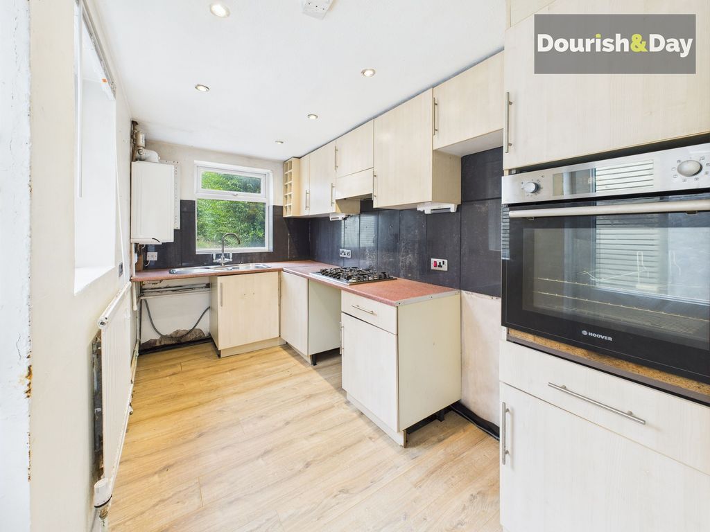 Property photo 3 of 13 Kitchen