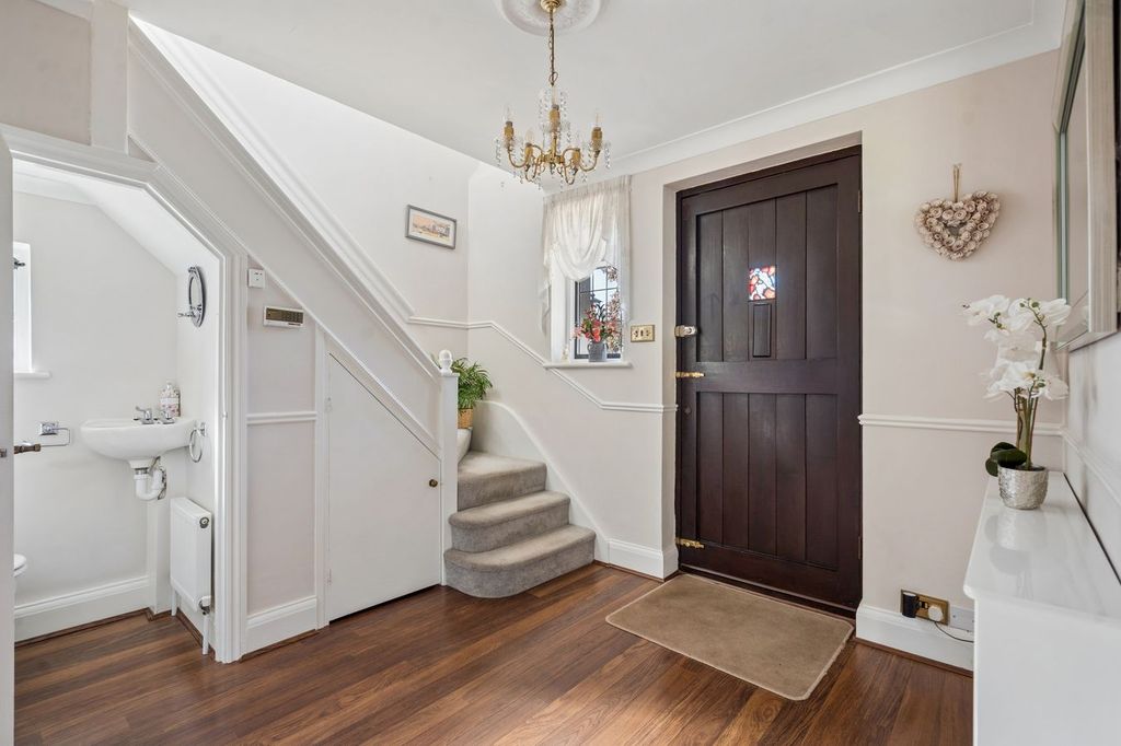 Property photo 2 of 24