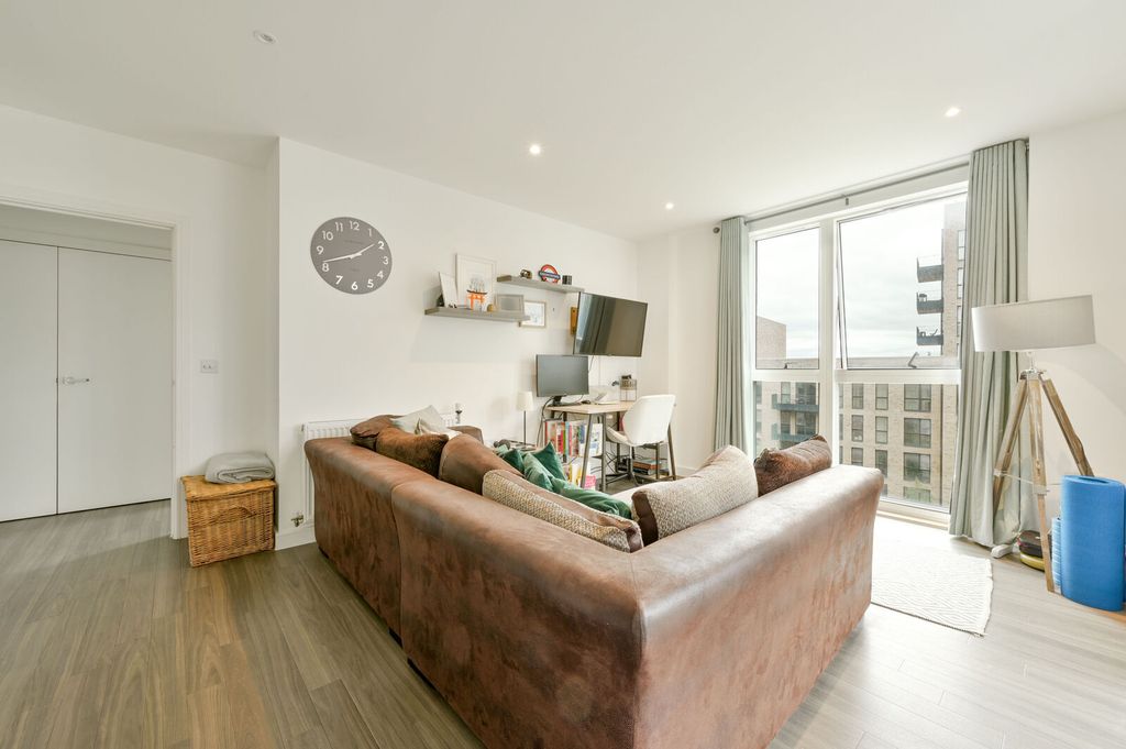 Property photo 1 of 12