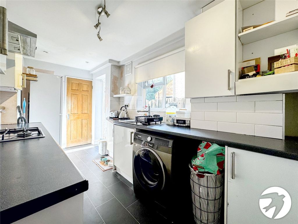 Property photo 3 of 14 Kitchen