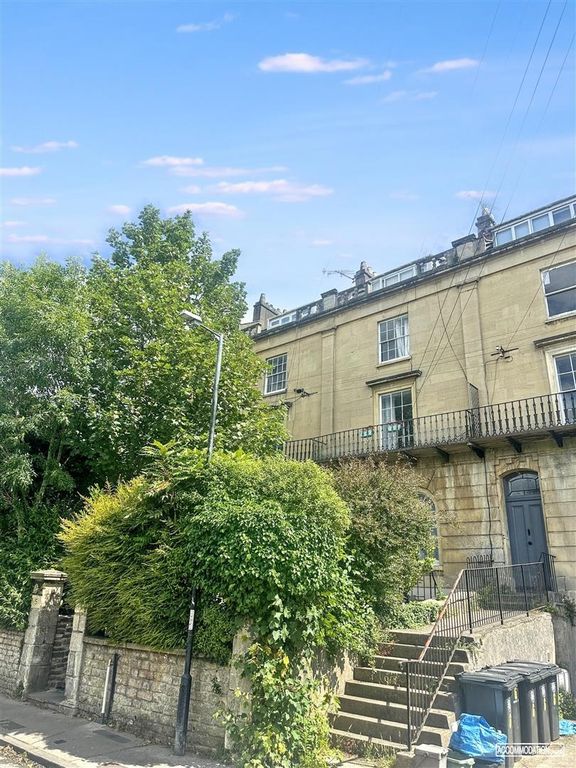 Property photo 3 of 10 Elegant Period Home With Classic Stone Facade And ...