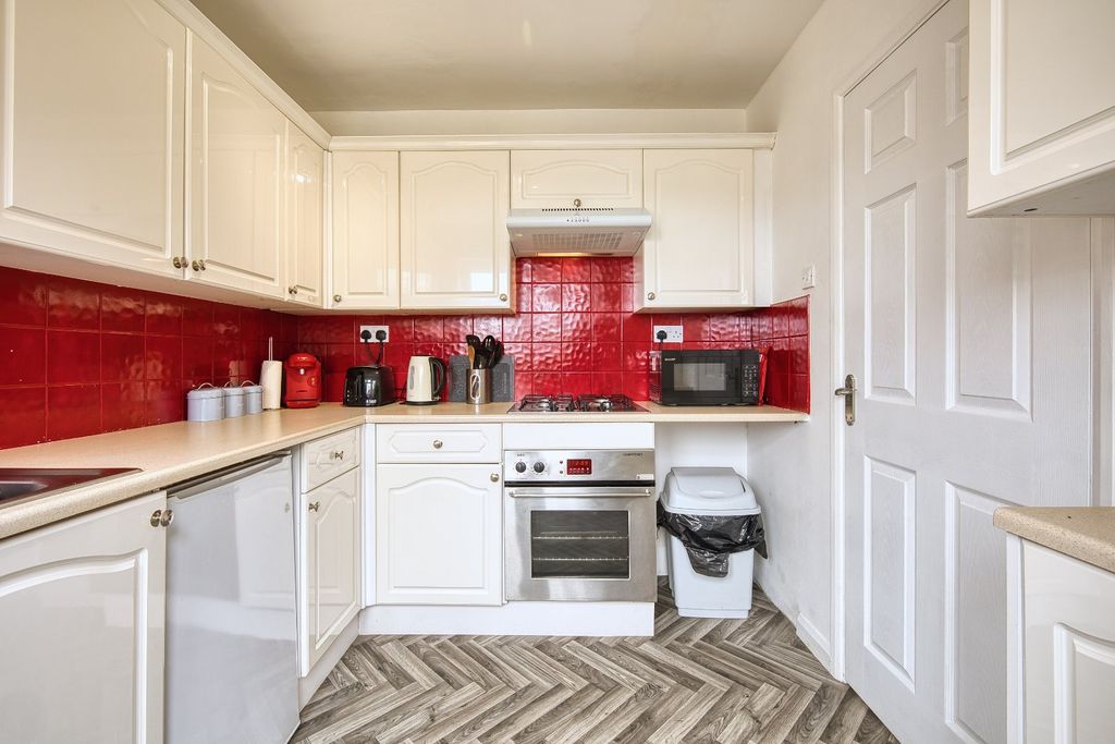 Property photo 3 of 12 Picture 3