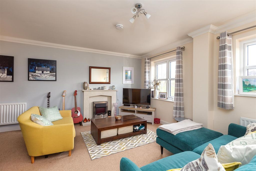 Property photo 3 of 19