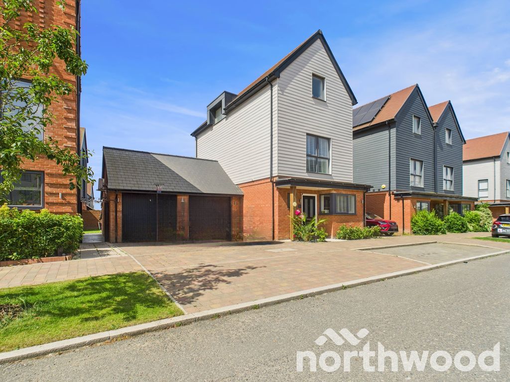 Property photo 1 of 33