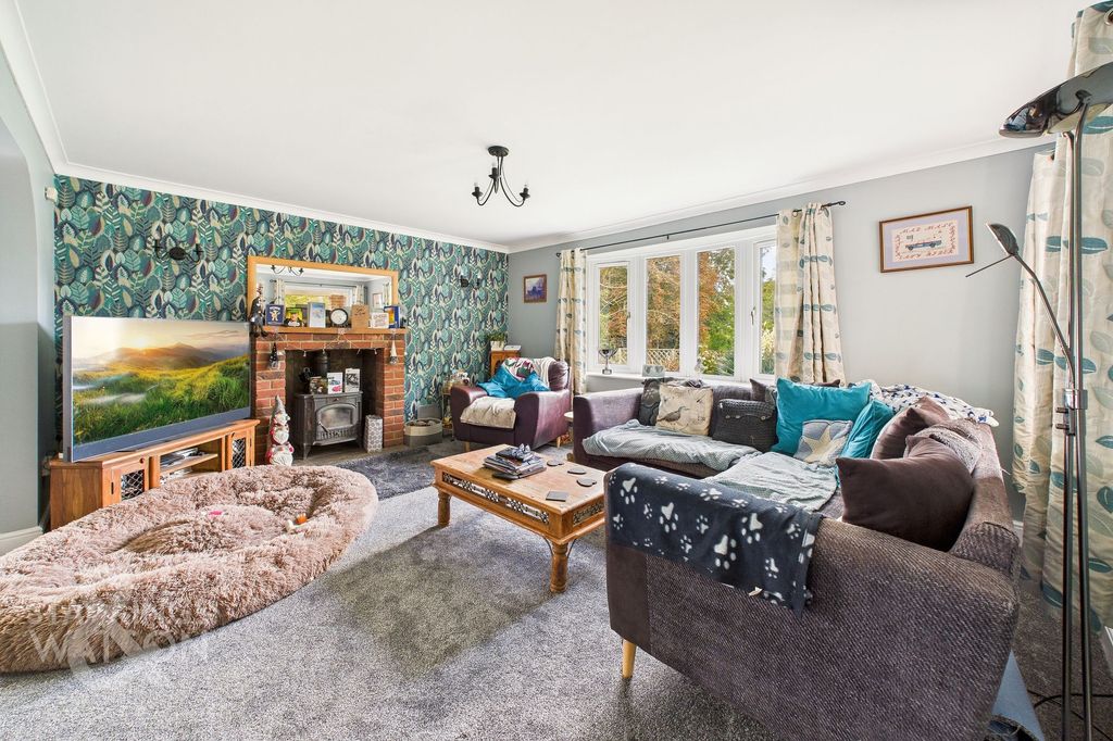 Property photo 1 of 37