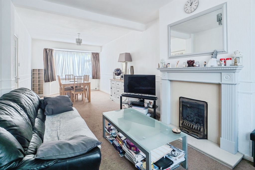 Property photo 2 of 17