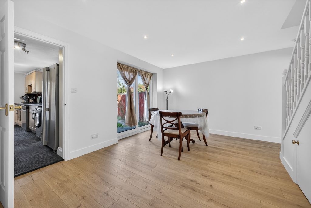 Property photo 2 of 19 4713472