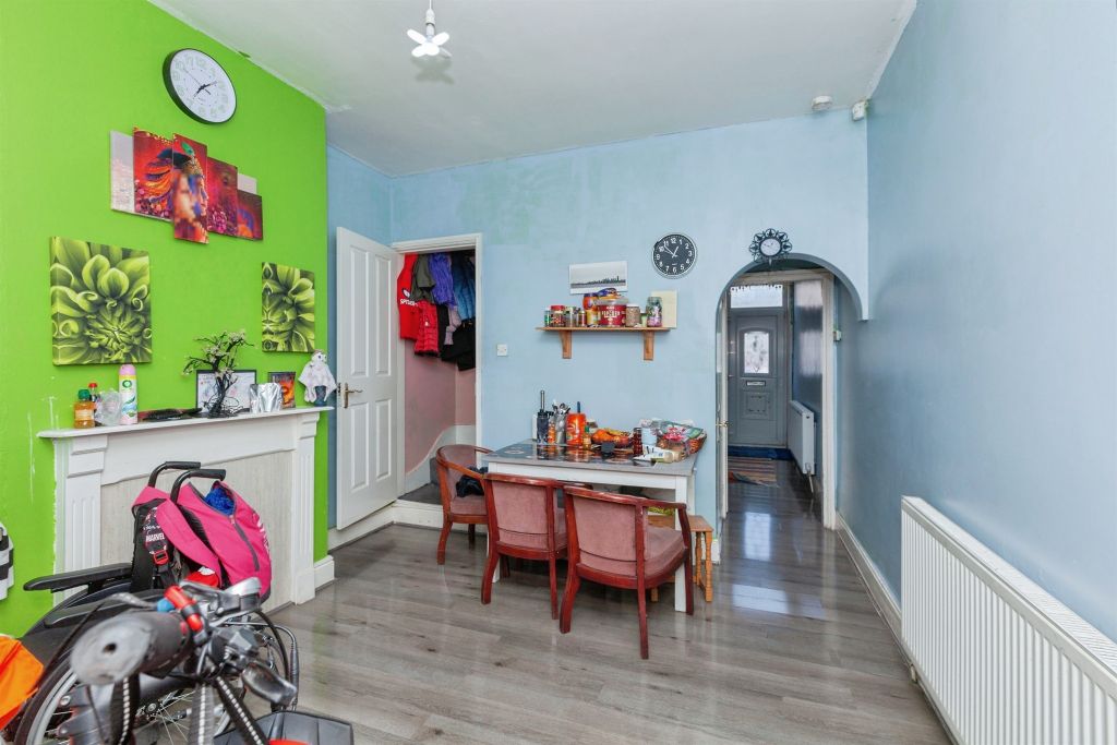 Property photo 3 of 17