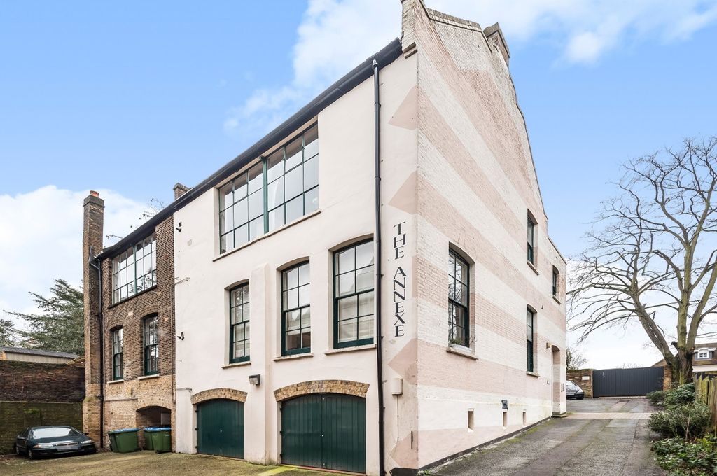 Property photo 1 of 4 684415 (1)