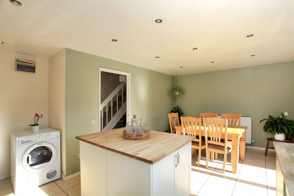 Property photo 2 of 17 Kitchen / Diner