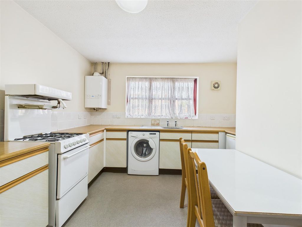 Property photo 3 of 8 Cam05193G0-Pr0006-Still011.Jpg