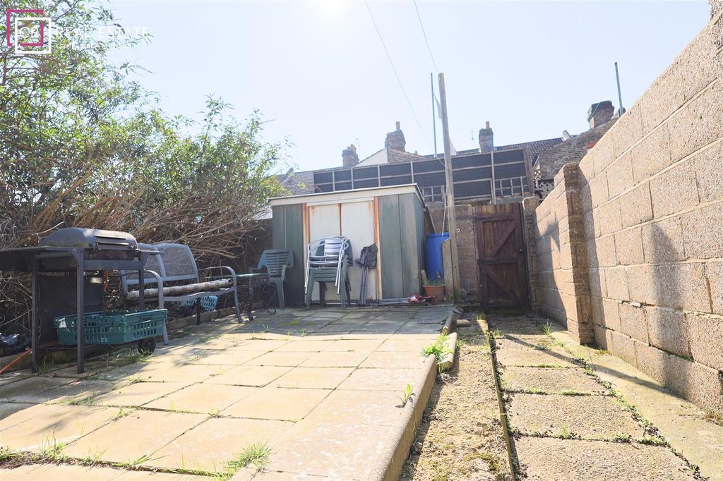 Property photo 2 of 9