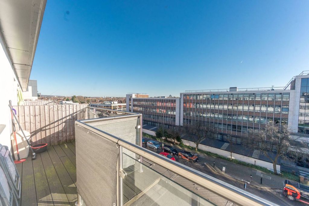 Property photo 2 of 6