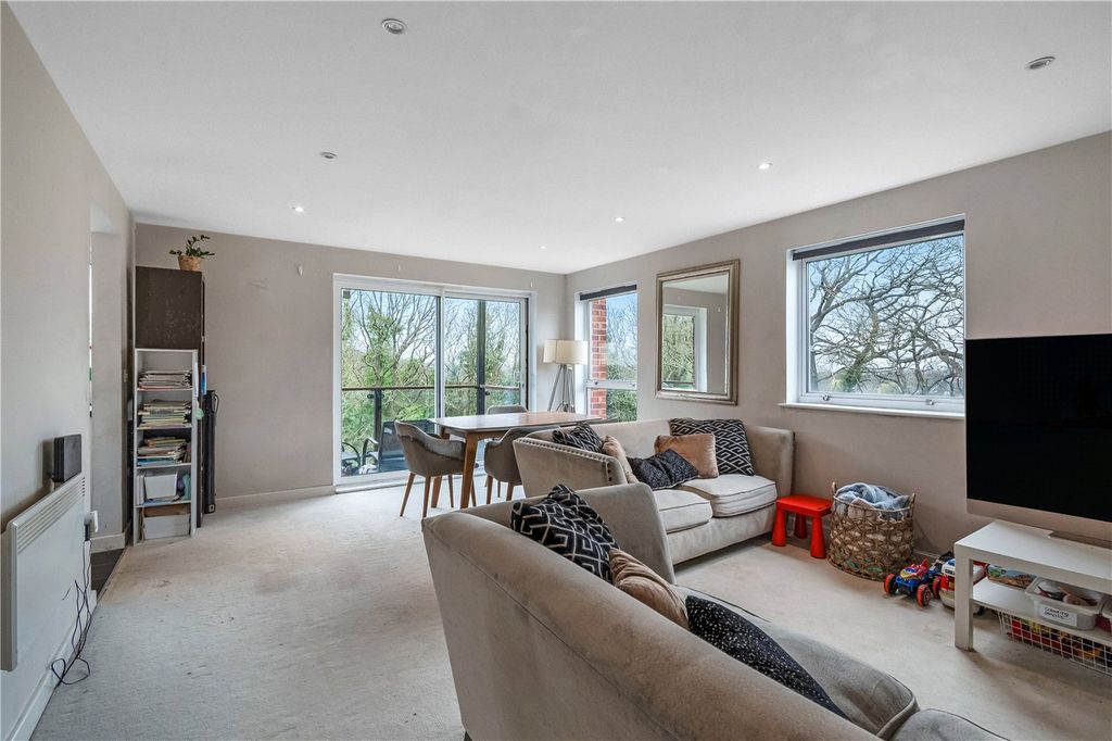 Property photo 2 of 10 Reception