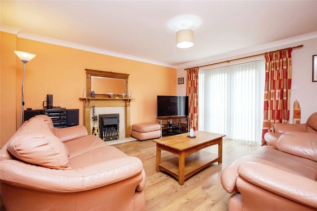 Property photo 2 of 17 Picture No. 02