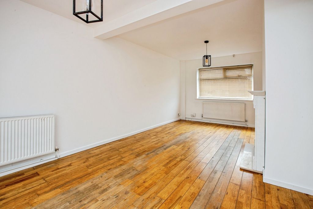Property photo 3 of 18 Pbox-Img.Jpg