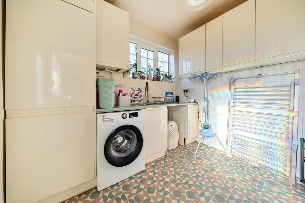 Property photo 2 of 21 Kitchen