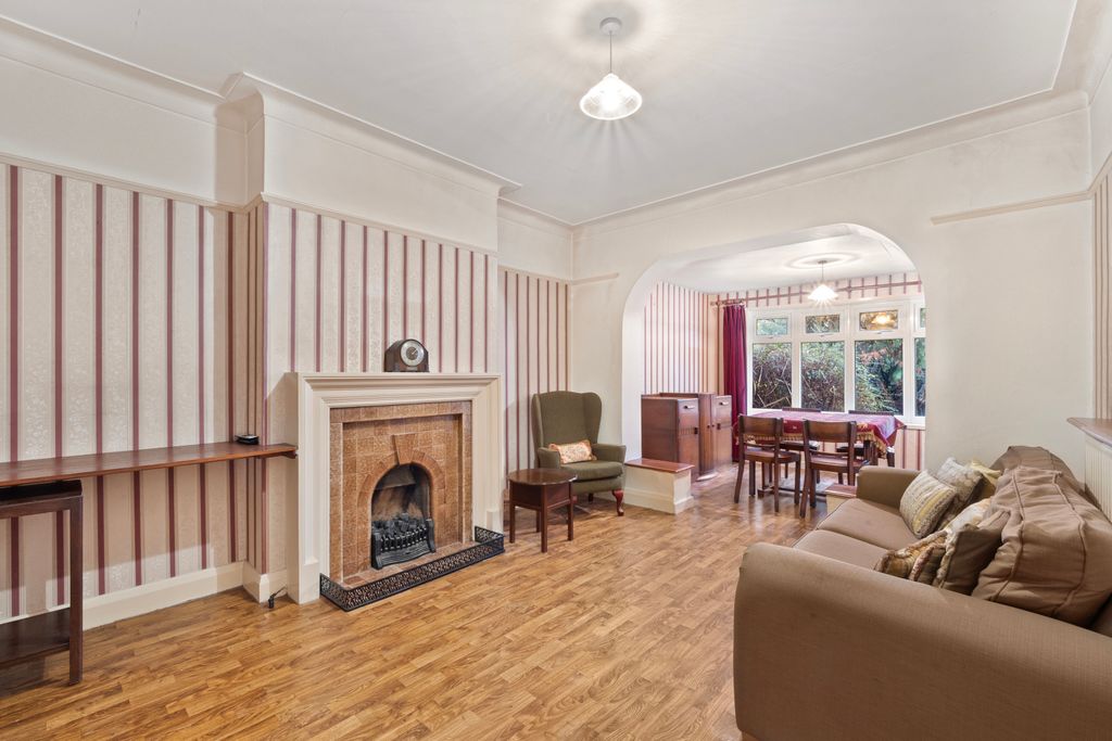 Property photo 2 of 31 Picture No. 11