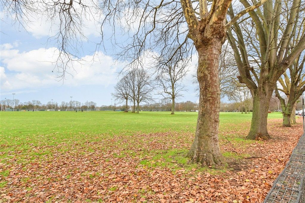 Property photo 2 of 10 Surrounding Area