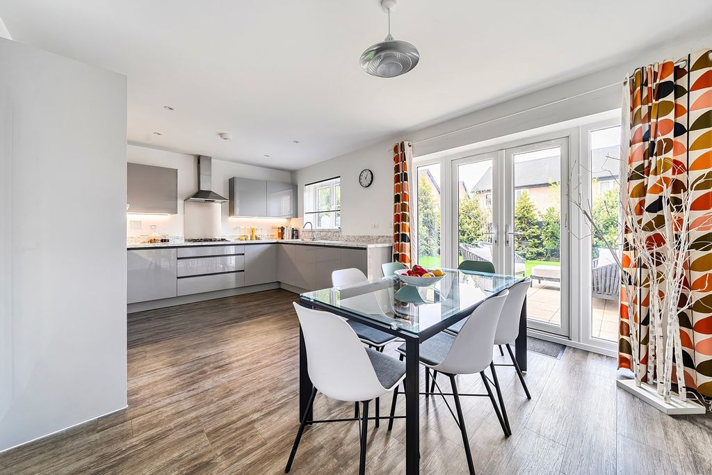 Property photo 3 of 23