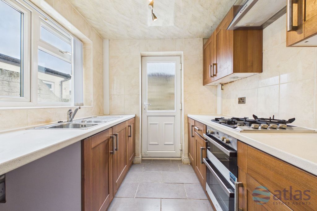 Property photo 2 of 15 Kitchen