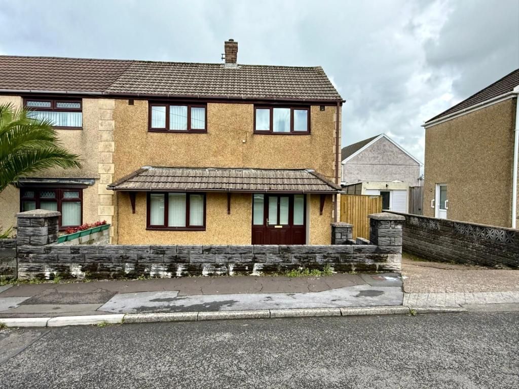 Property photo 1 of 27