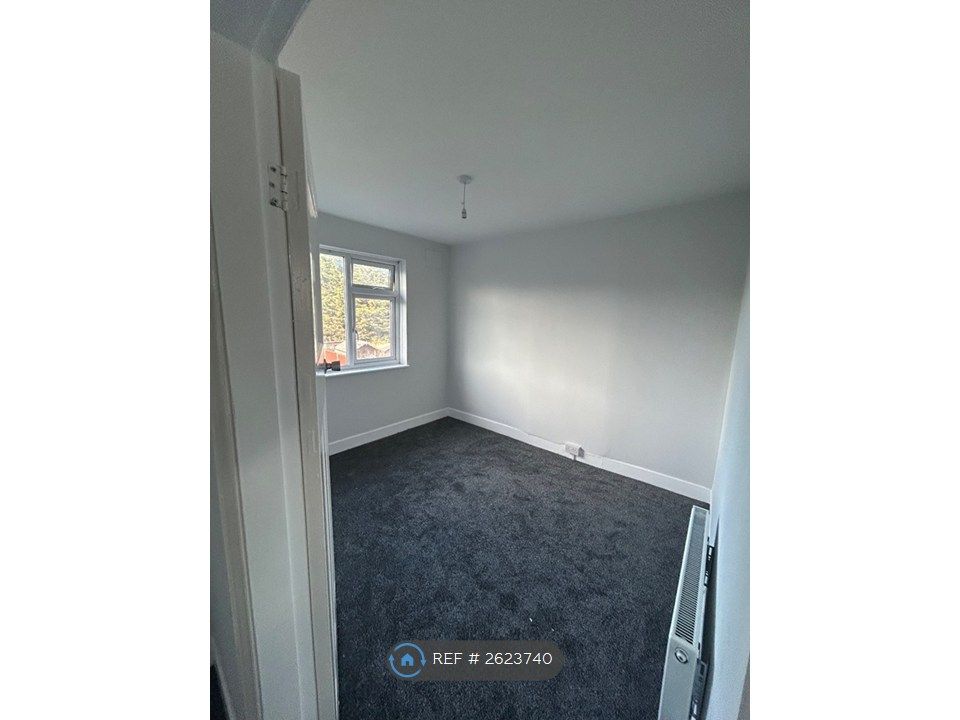Property photo 1 of 4 Bedroom