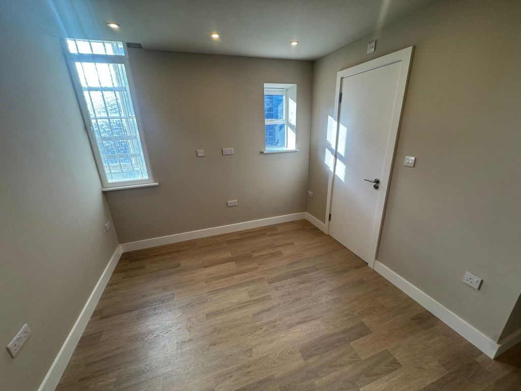 Property photo 2 of 4 Gallery