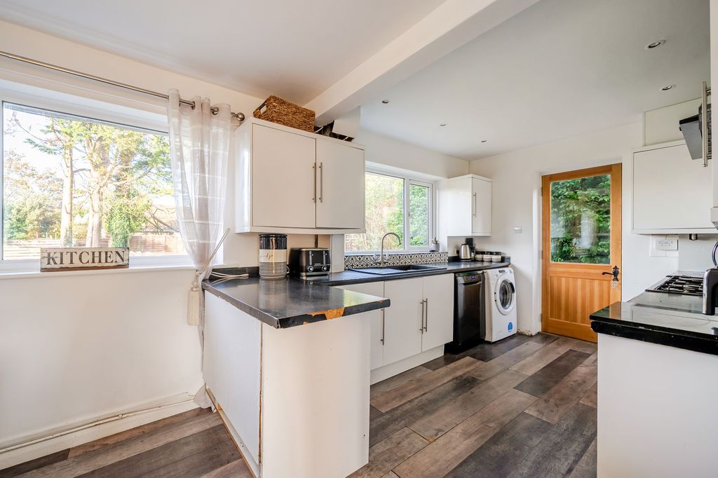 Property photo 3 of 15 Kitchen/ Dining Room