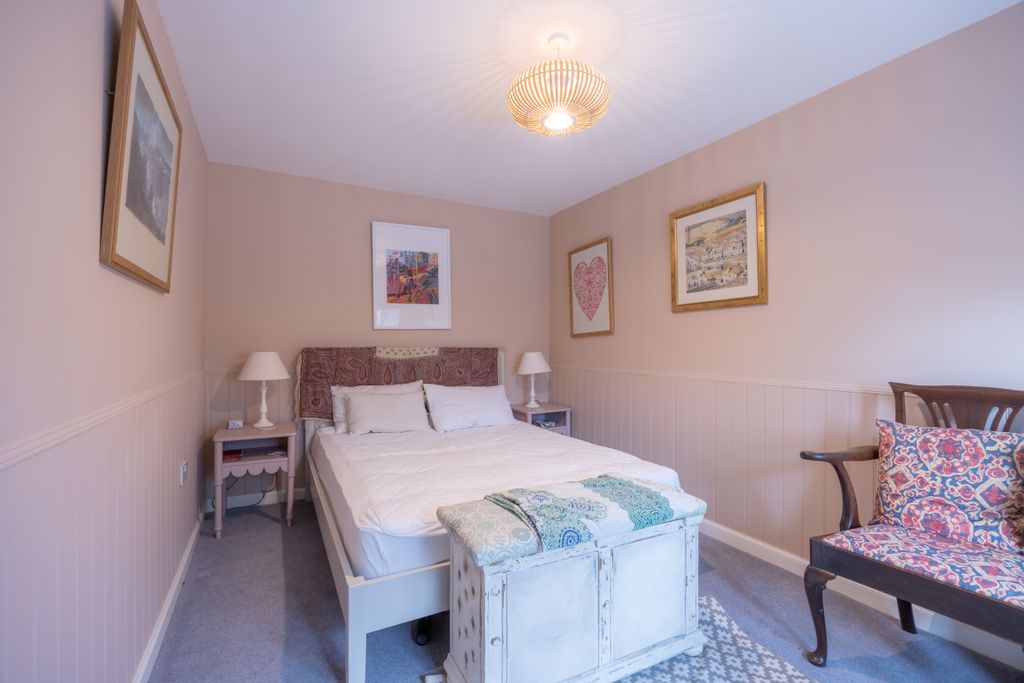 Property photo 2 of 36