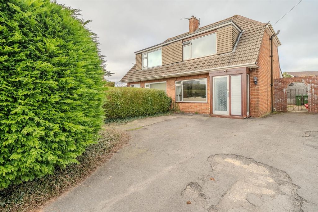 Property photo 1 of 20 12 Trostrey Close-1.Jpg