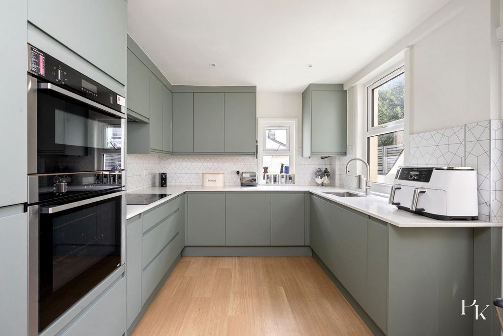 Property photo 2 of 21 Pearson Keehan5.Jpg
