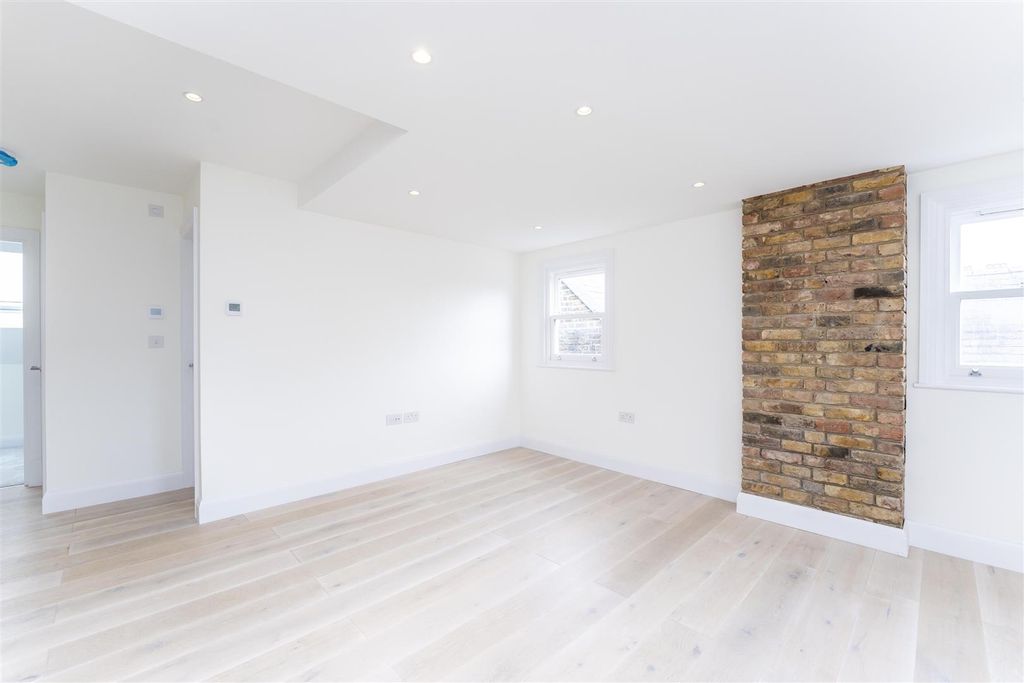 Property photo 2 of 12 Helliwell &amp; Co.