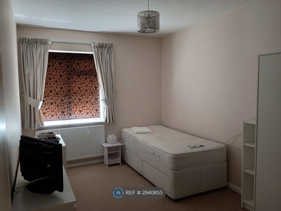 Property photo 2 of 12