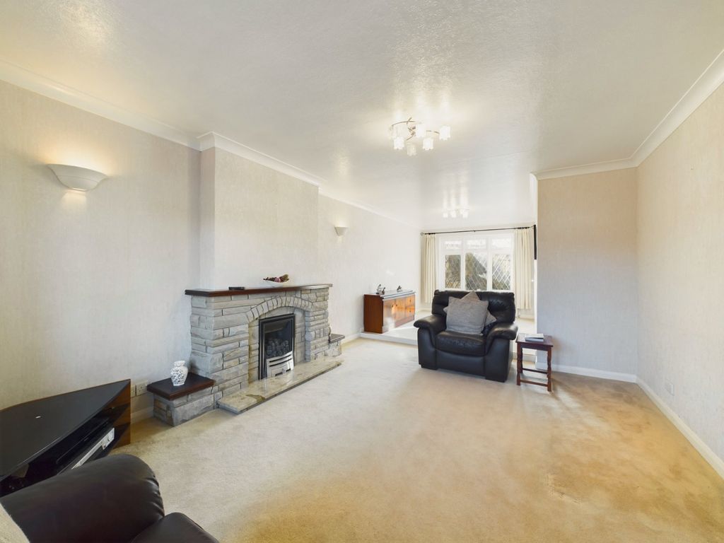 Property photo 3 of 26 Sitting/Dining Room