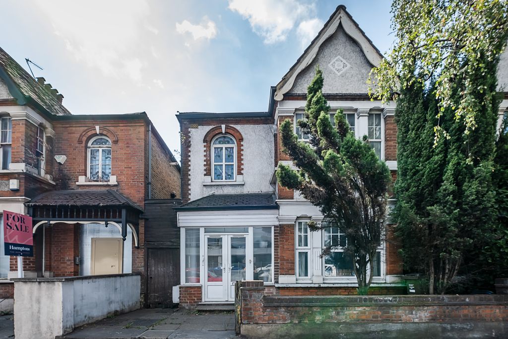 Property photo 1 of 17