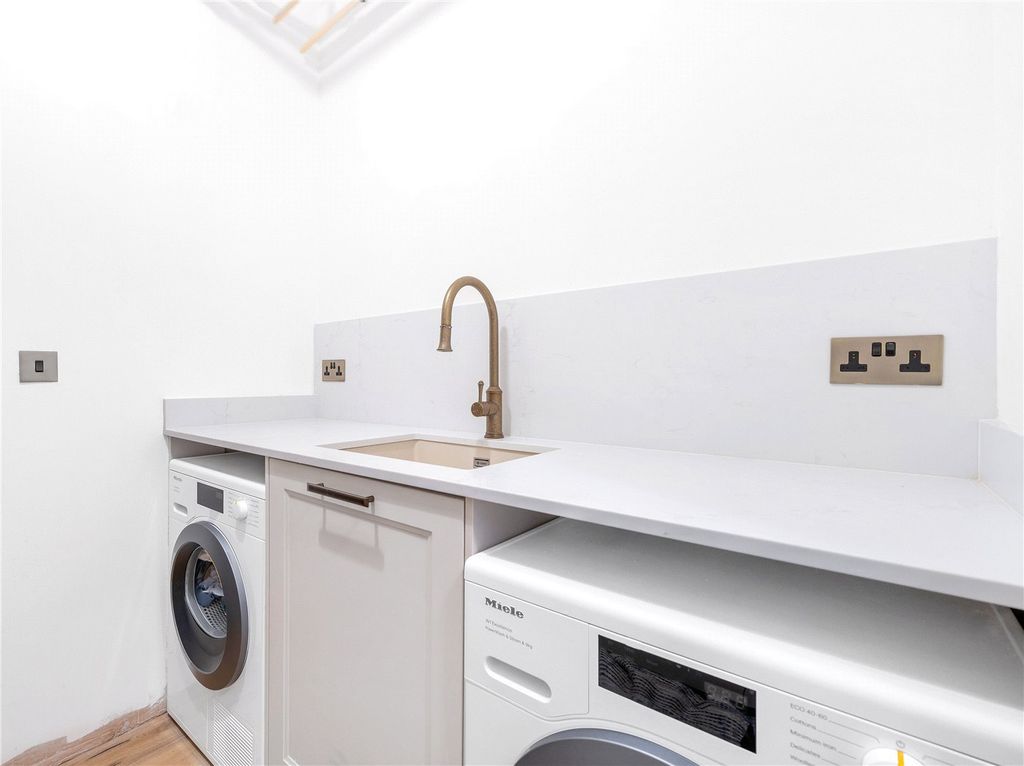 Property photo 3 of 23 Utility