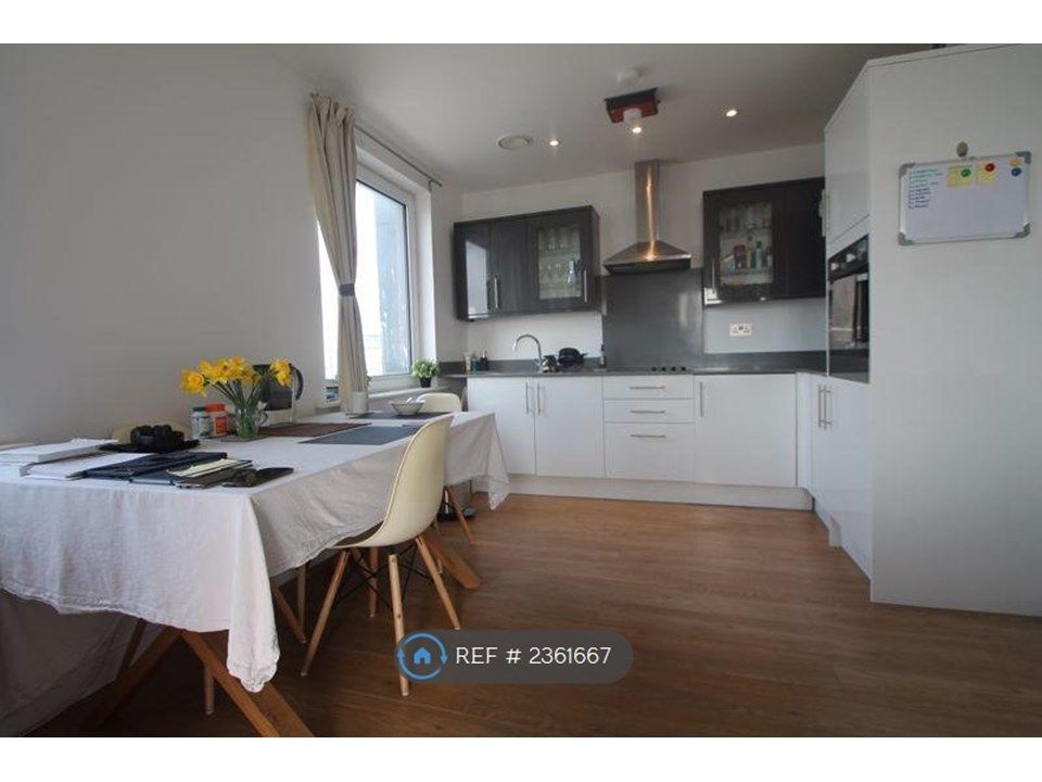Property photo 2 of 7 Kitchen