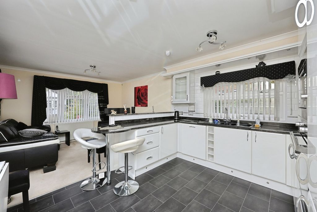 Property photo 3 of 7 Pbox-Img.Jpg