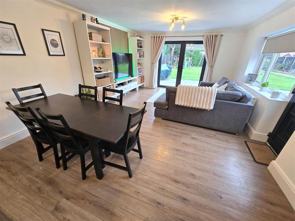 Property photo 2 of 19 Lounge/Diner/Kitchen