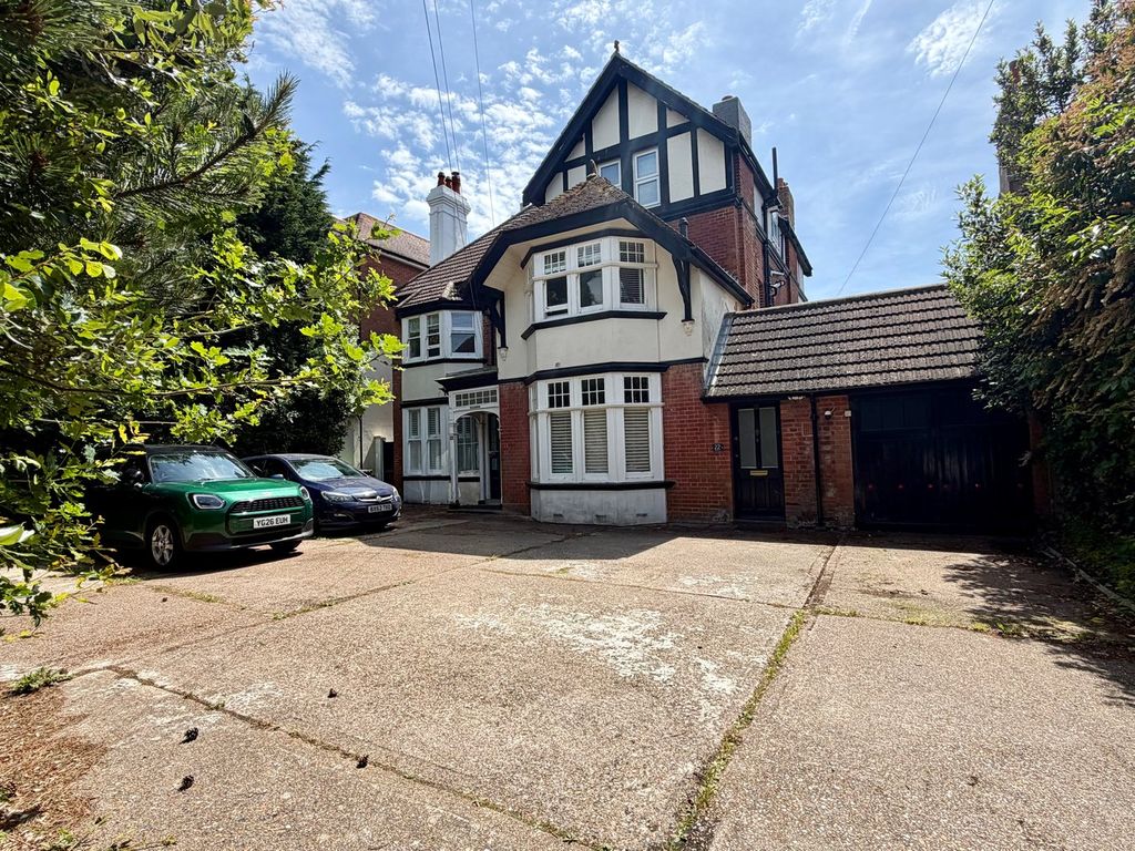 Property photo 1 of 26